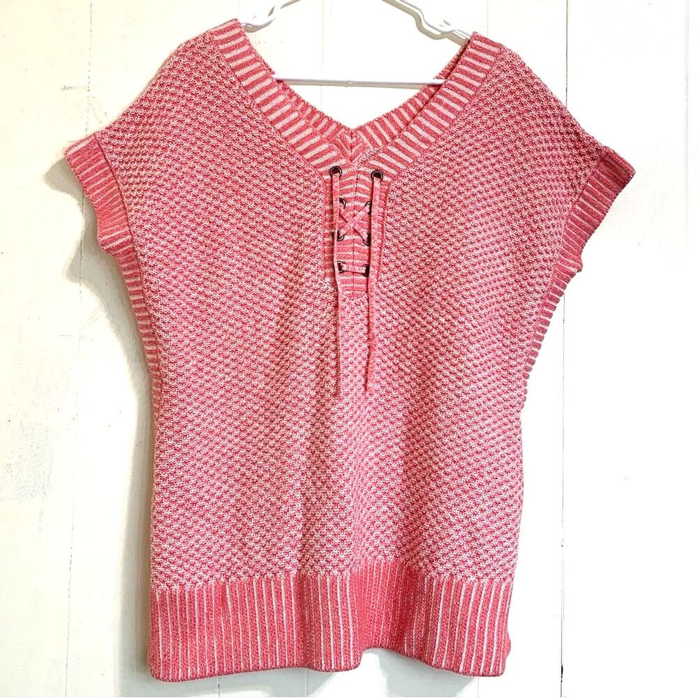 ISAAC MIZRAHI Short Sleeve Lace Up Blouse Top Size M V-Neck Sweater Pink Peach